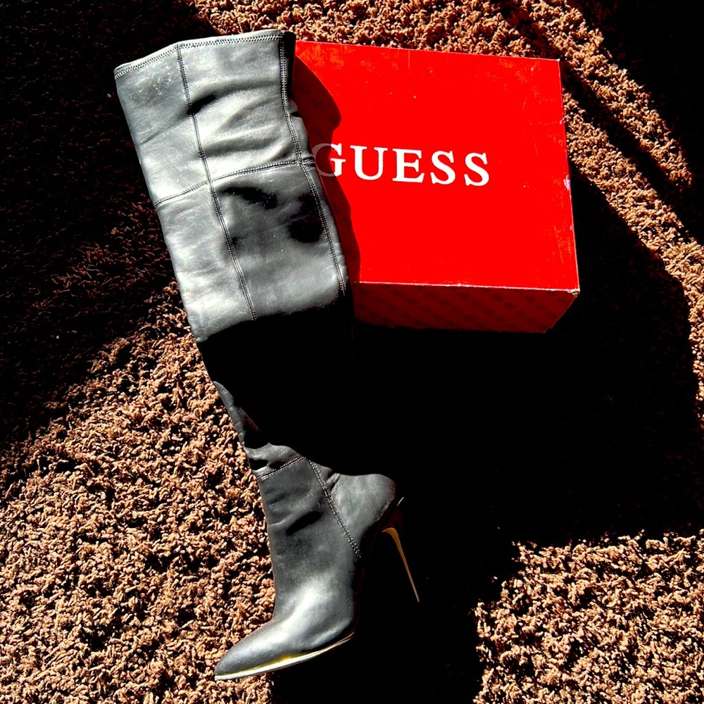 Knee high Guess boots